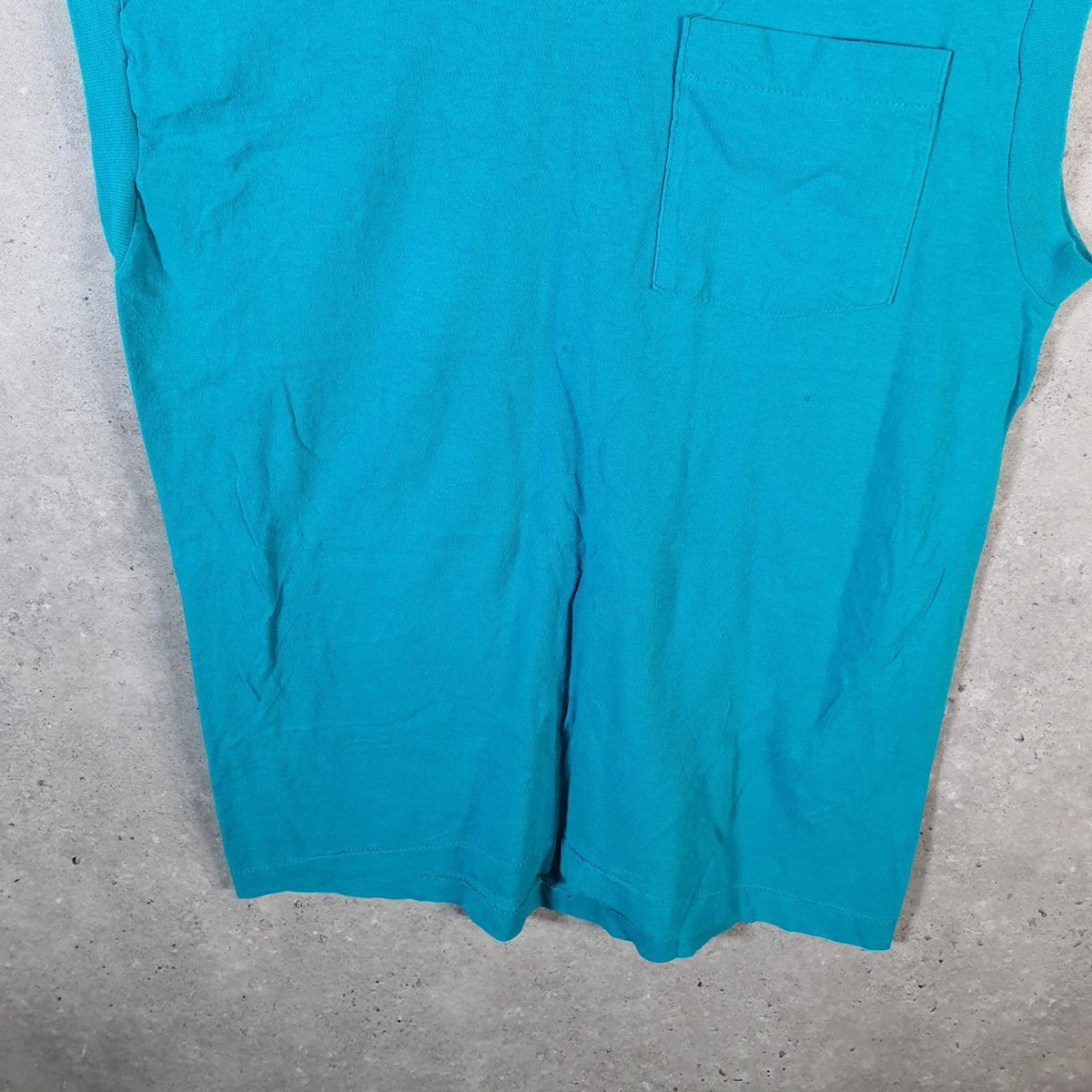 Vintage Pocket Vest Blank Graphic USA Single Stitch T Shirt Men’s Small Blue Big Fish Vintage