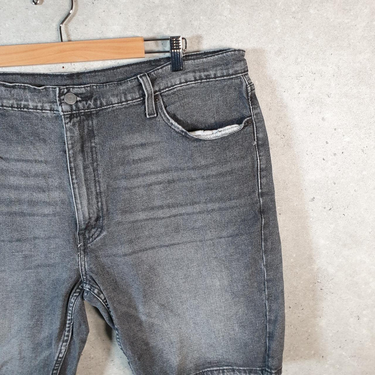 Vintage Levi’s 511 Baggy Shorts Jorts Cargo Men’s W42 Grey Relaxed Denim