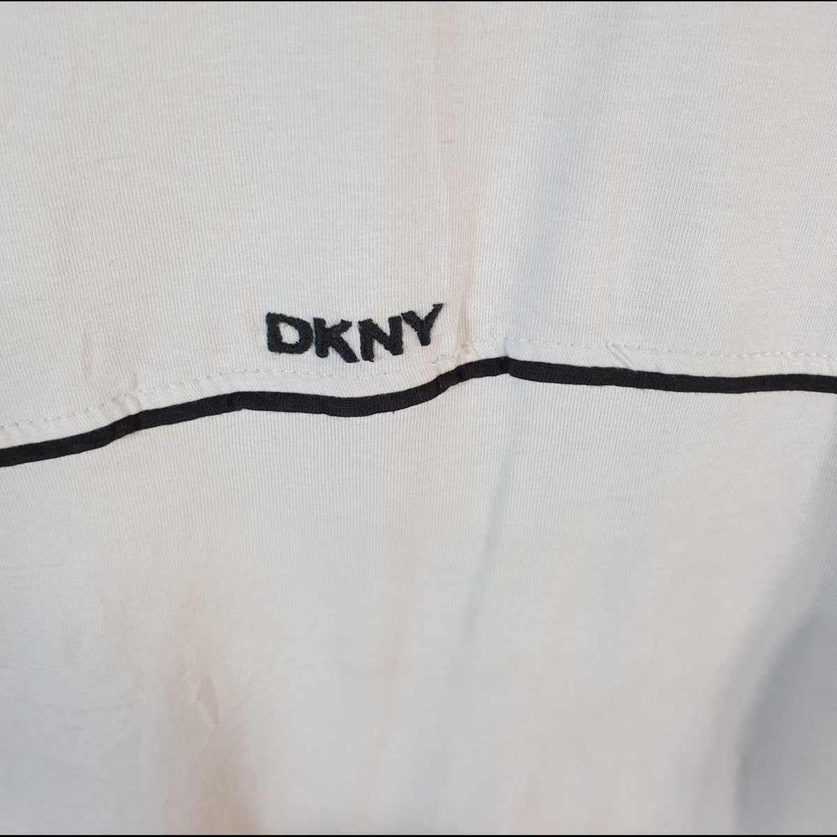 Vintage DKNY Spellout T Shirt Men’s Medium White Graphic Logo Casual C9953