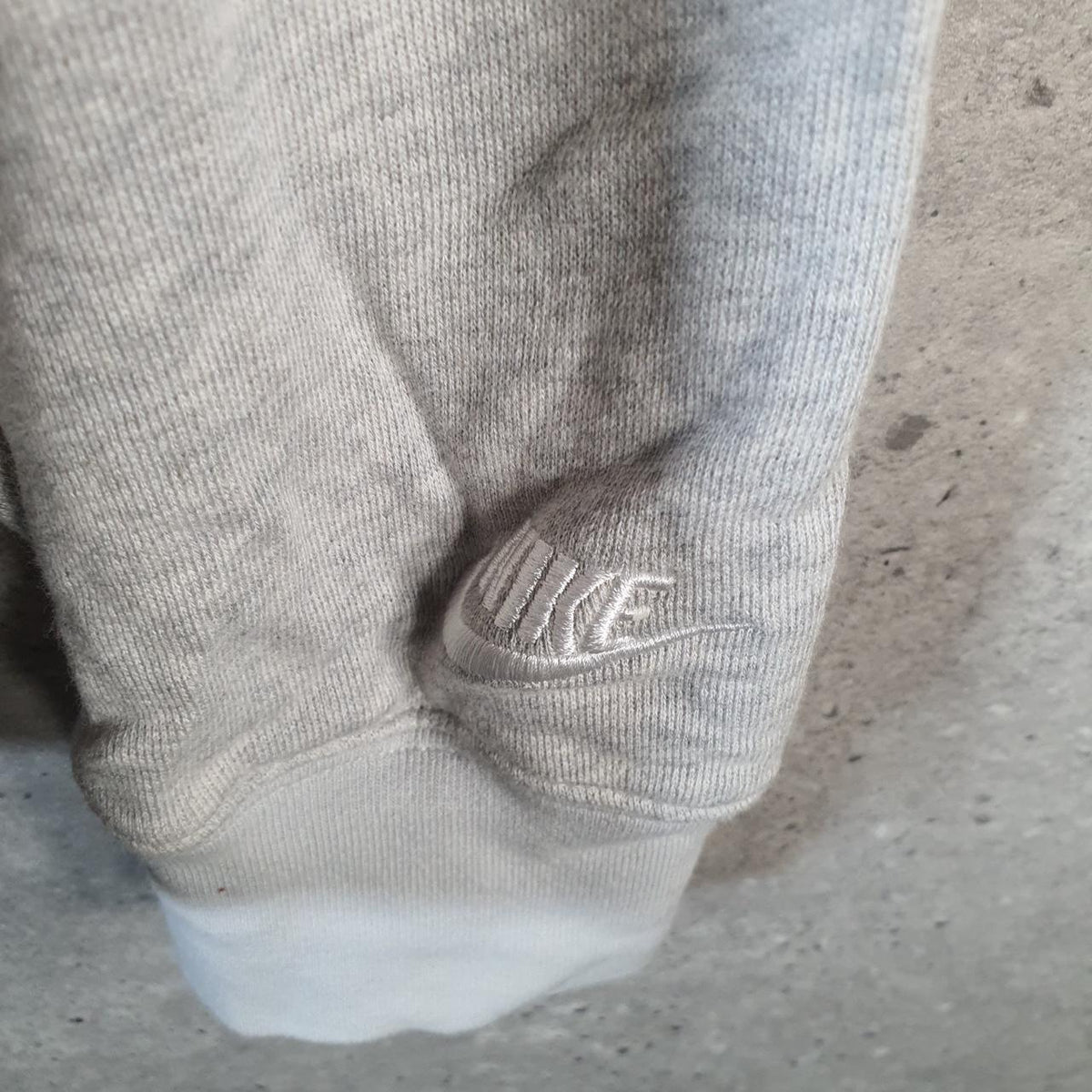 Vintage Nike Club Hoodie Men’s Medium Grey Swoosh Y2K Pullover Sweatshirt Logo
