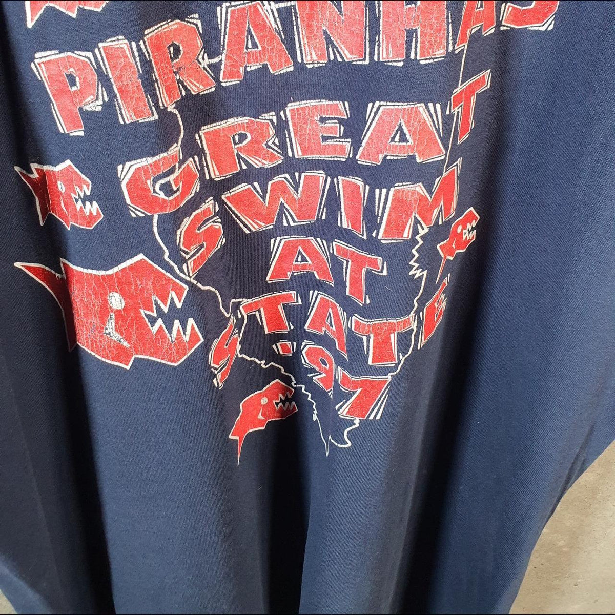 Vintage Fruit of the Loom Piranhas Great Swim 1997 Single Stitch T Shirt Men’s Large Blue C9475