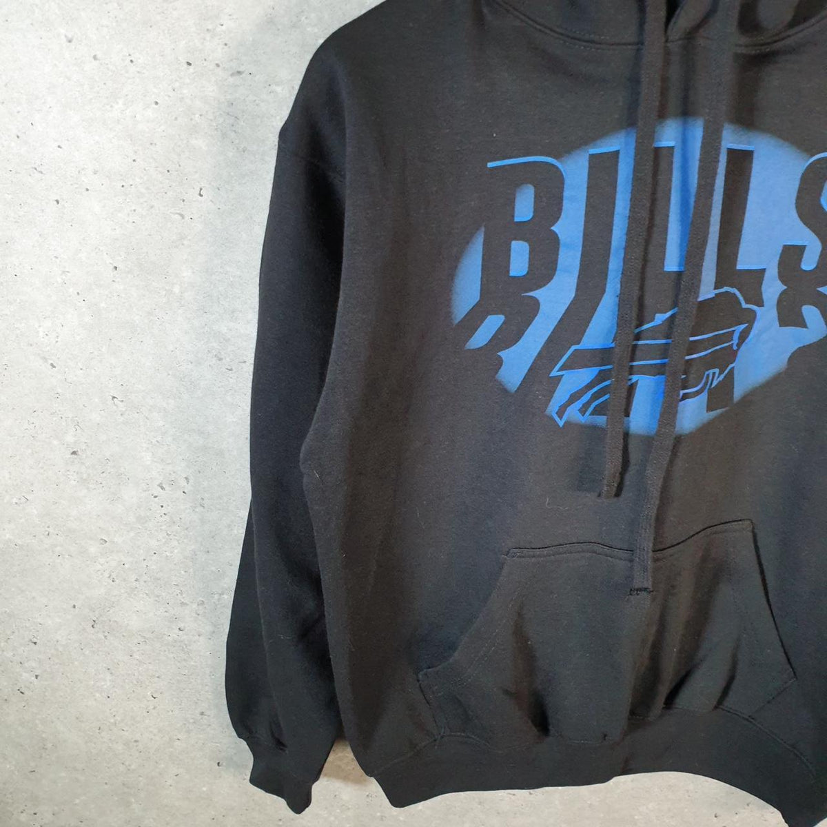 Vintage NFL Buffalo Bills Hoodie Womens Medium Black Pullover USA Pro Sport