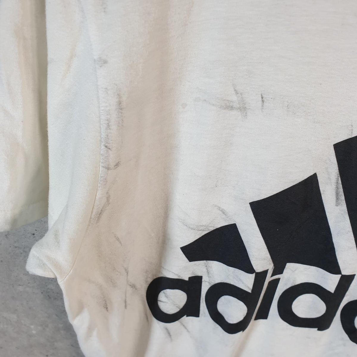 Vintage Adidas Go To Performance T Shirt Shirt Men’s Medium White Three Stripes Logo Athletic C9869