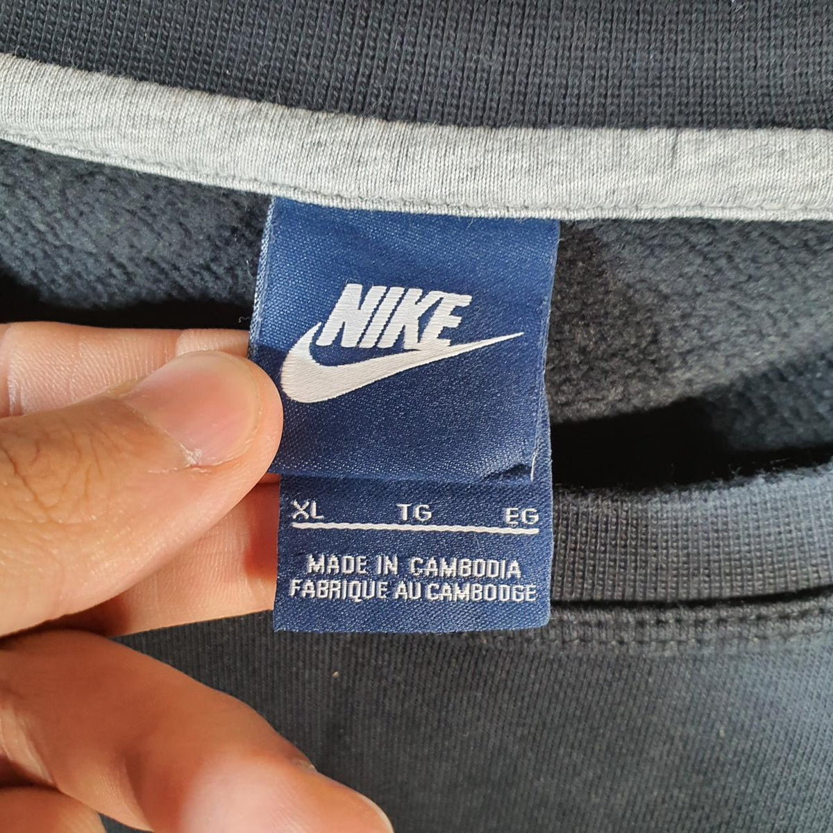 Vintage Nike Club Sweatshirt Men’s XL Black Swoosh Y2K Pullover Logo