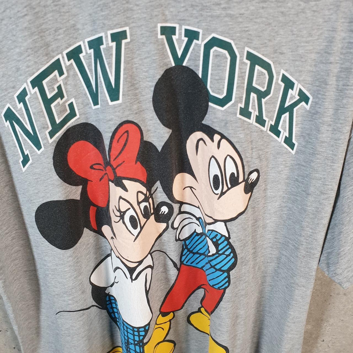Vintage Disney Land New York Mickey Mouse T Shirt Shirt Men’s  Medium Grey Graphic Cartoon C9918