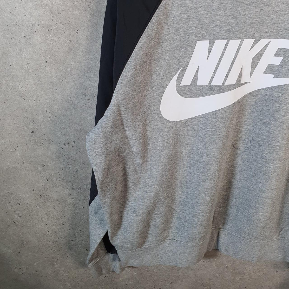 Vintage Nike Club Sweatshirt Men’s Large Grey Swoosh Y2K Pullover Logo