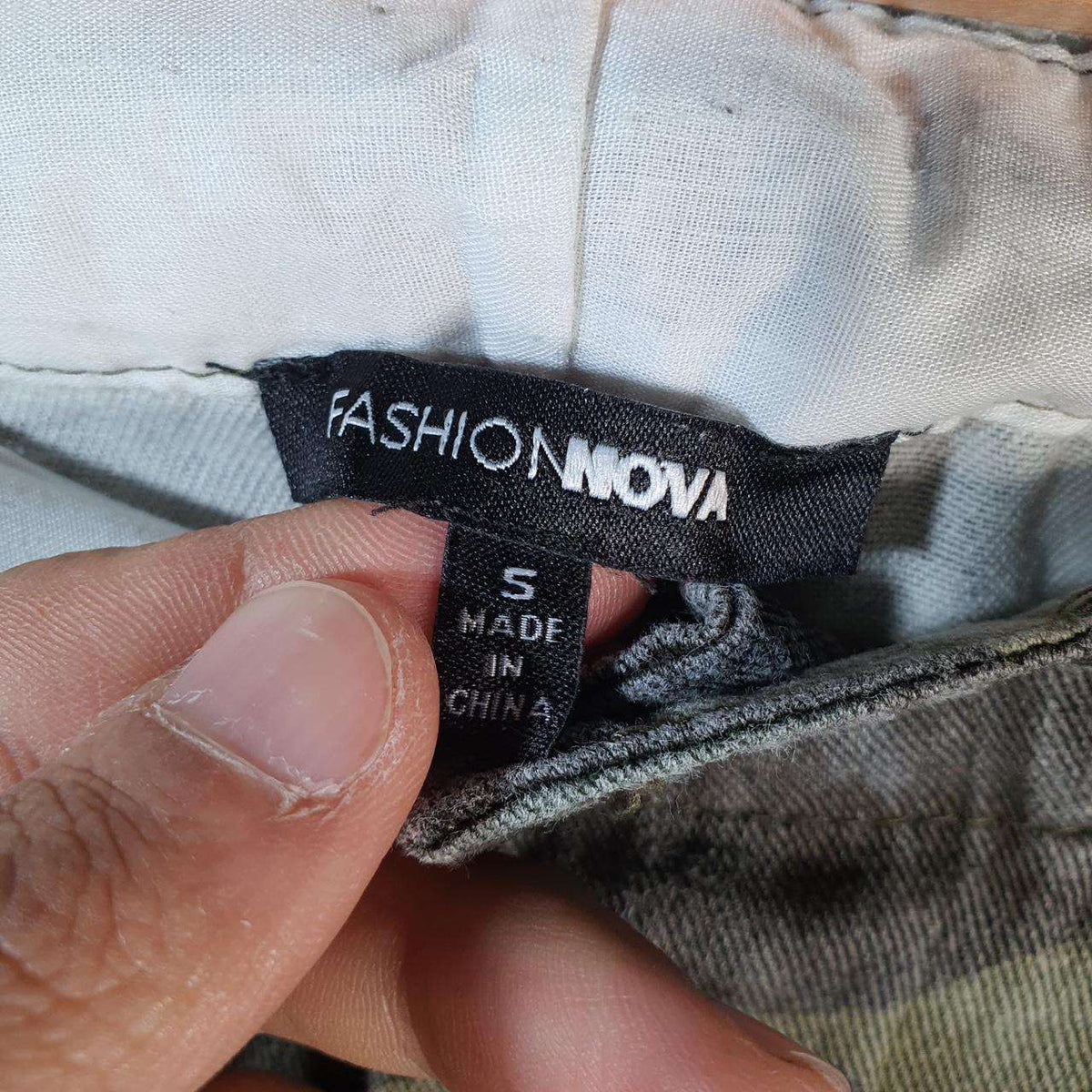 Vintage Fashion Nova Camouflage Army Cargo Trousers Mens Small Green RealTree Big Fish Vintage