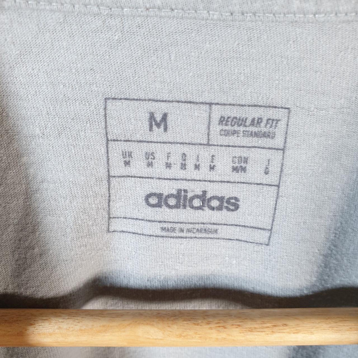 Vintage Adidas Spellout T Shirt Men’s Medium Grey Three Stripes Logo Athletic