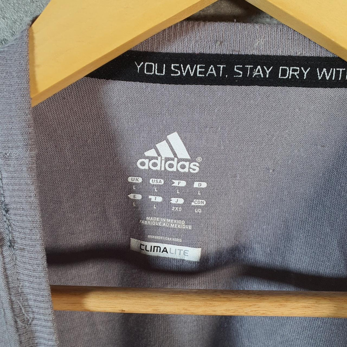 Vintage Adidas Climalite T Shirt Shirt Men’s Large Grey Three Stripes Logo Athletic
