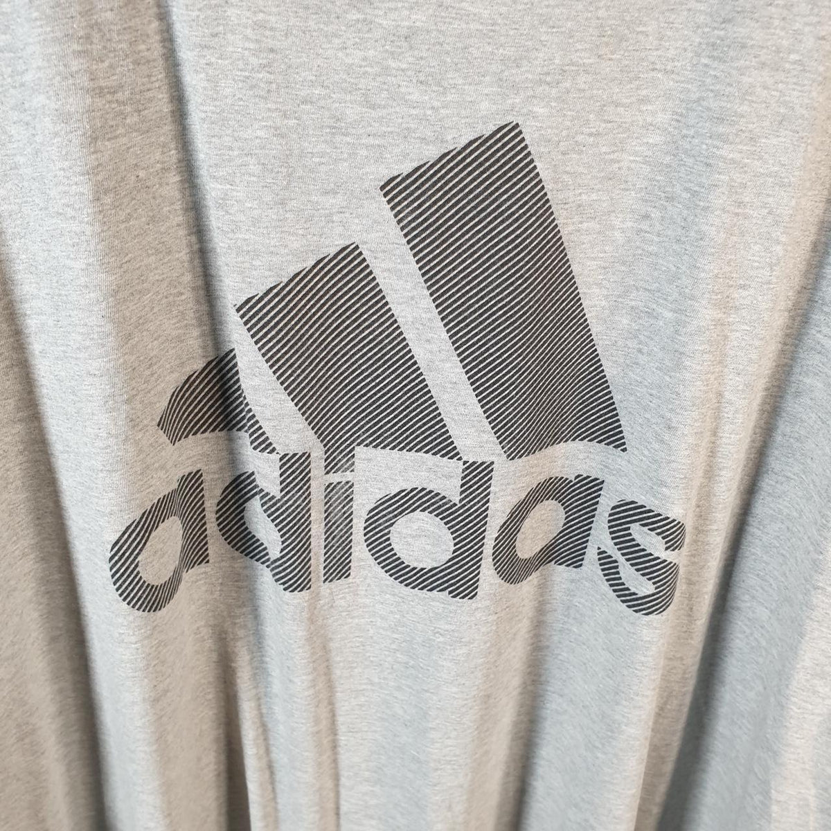 Vintage Adidas Go Tee T Shirt Shirt Men’s 2XL Grey Three Stripes Logo Athletic