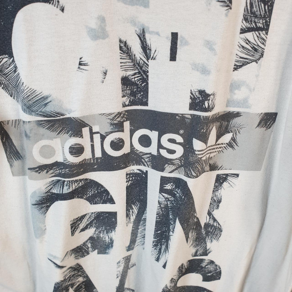 Vintage Adidas Spellout Trefoil Retro T Shirt Mens Small White Logo Athletic