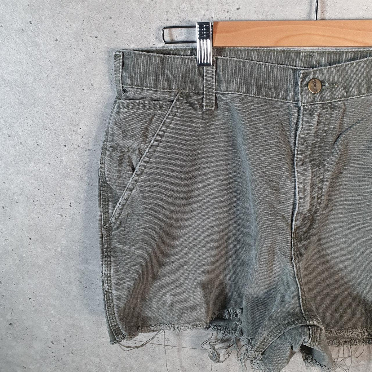 Vintage Carhartt Baggy Carpenter Shorts Jorts Cargo Men’s W36 Khaki Green Relaxed Fit Workwear Big Fish Vintage
