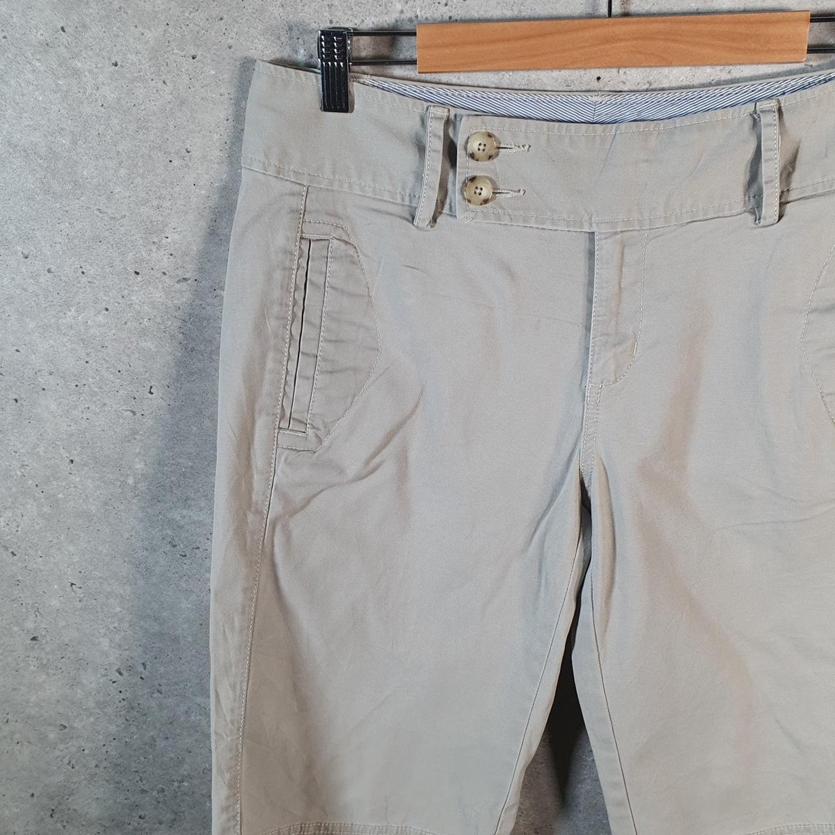 Vintage Eddie Bauer Chino Shorts Jorts Cargo Womens W34 Beige Baggy Cotton A4419