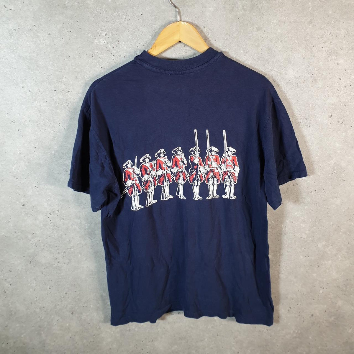 Vintage Williamsburg Virginia Soldier Graphic USA Single Stitch T Shirt Men’s Small Blue Big Fish Vintage