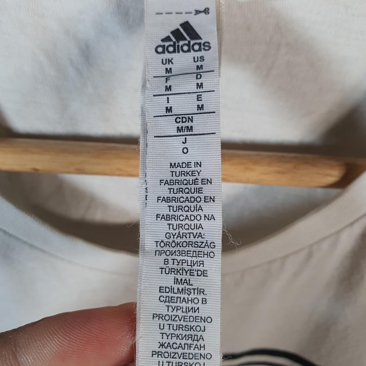 Vintage Adidas Spellout T Shirt Shirt Men’s Medium White Logo Athletic C9681