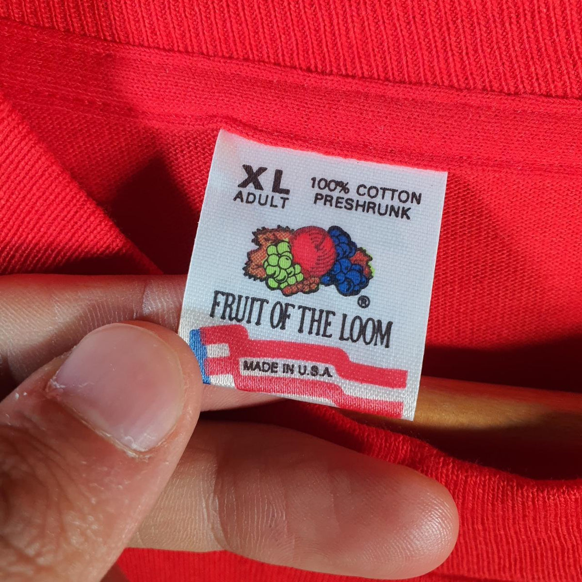 Vintage Fruit of the Loom Four Calling Birds 90s USA Single Stitch T Shirt Men’s XL Red Big Fish Vintage