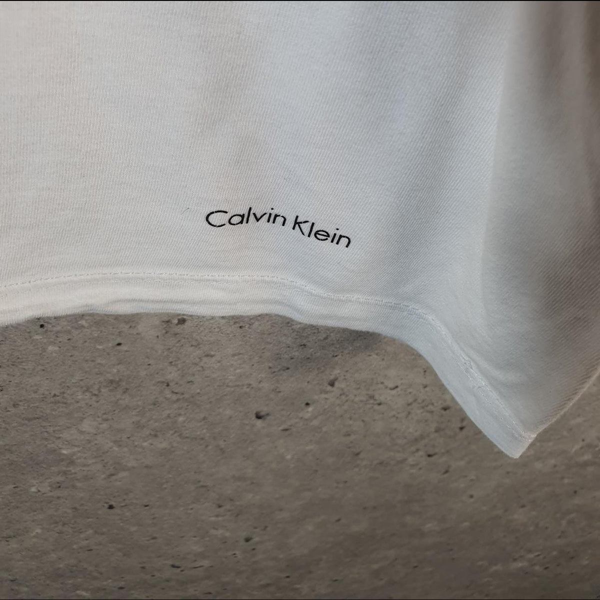 Vintage Calvin Klein Spellout Blank T Shirt Men’s Medium White Casual Sports