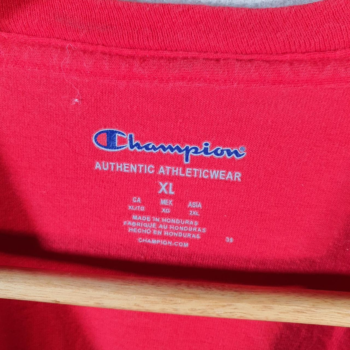 Vintage Champion Embroidered Spellout T Shirt Men’s XL Red American USA Athletic
