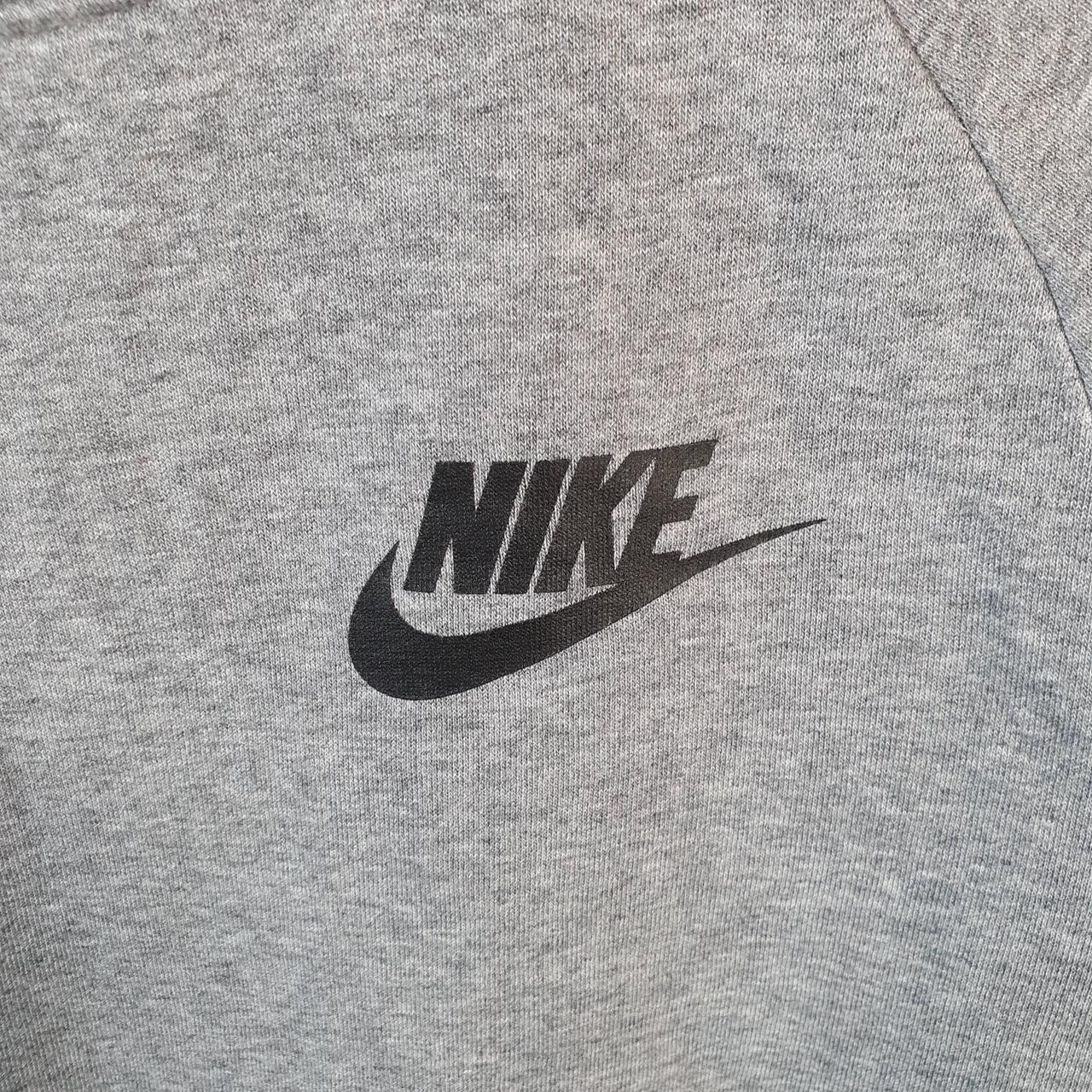 Vintage Nike Club Sweatshirt Womens Medium Grey Swoosh Y2K Pullover Logo