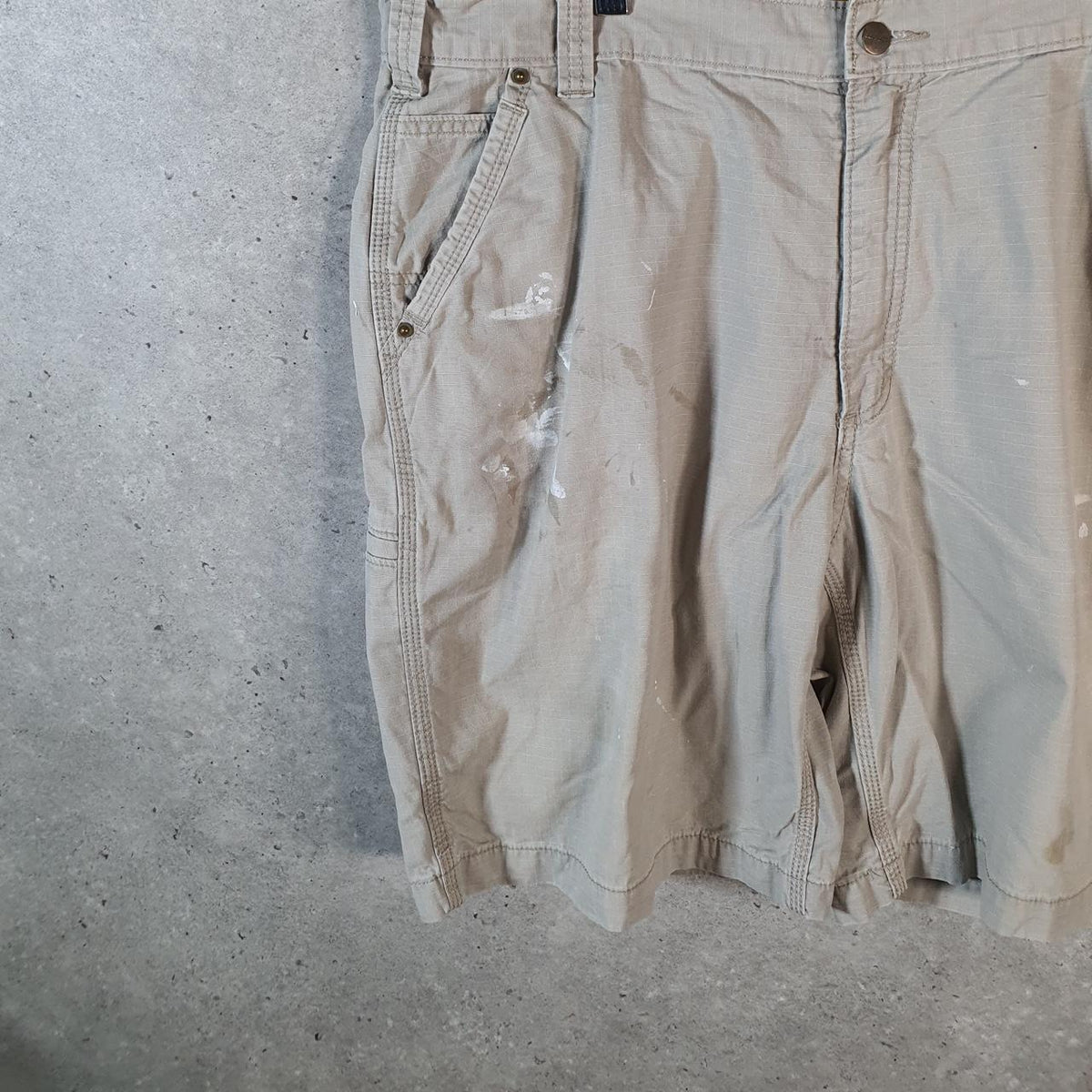Vintage Carhartt Baggy Carpenter Shorts Jorts Cargo Men’s W40 Beige Relaxed Fit Workwear Big Fish Vintage