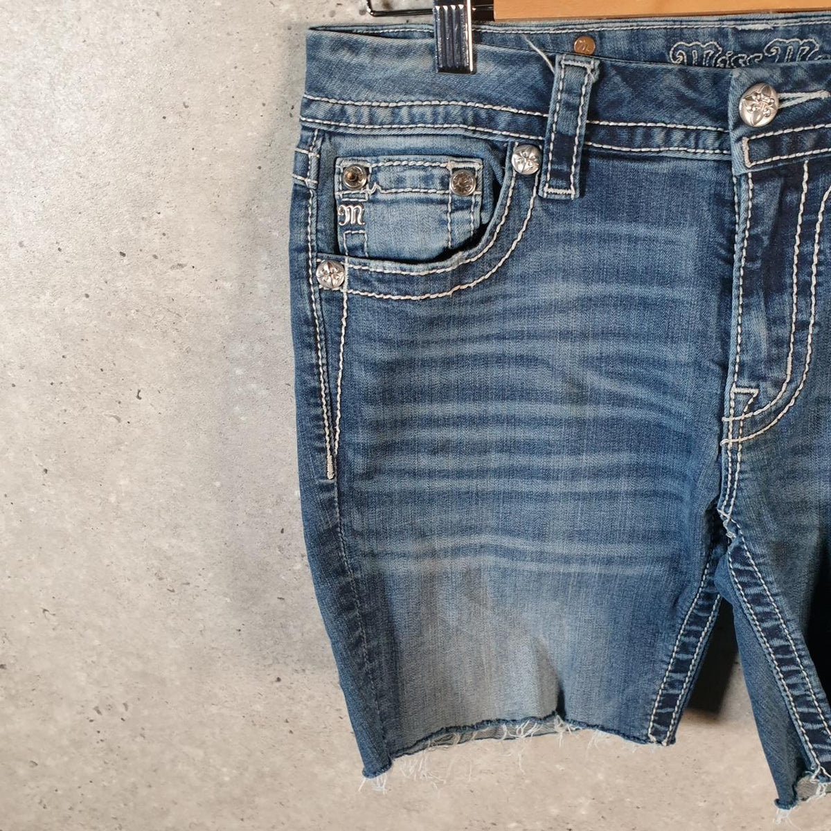 Vintage Miss Me Baggy Y2K Hip Hop Jeans Shorts Jorts Womens W29 Blue Denim Low Rise
