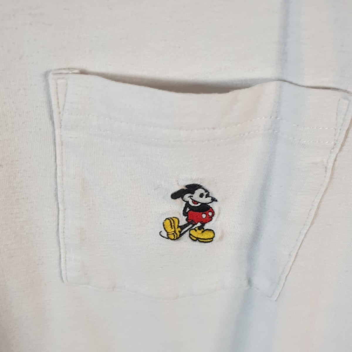 Vintage Uniqlo Disney Land Mickey Mouse T Shirt Shirt Men’s Large White Logo Graphic Cartoon