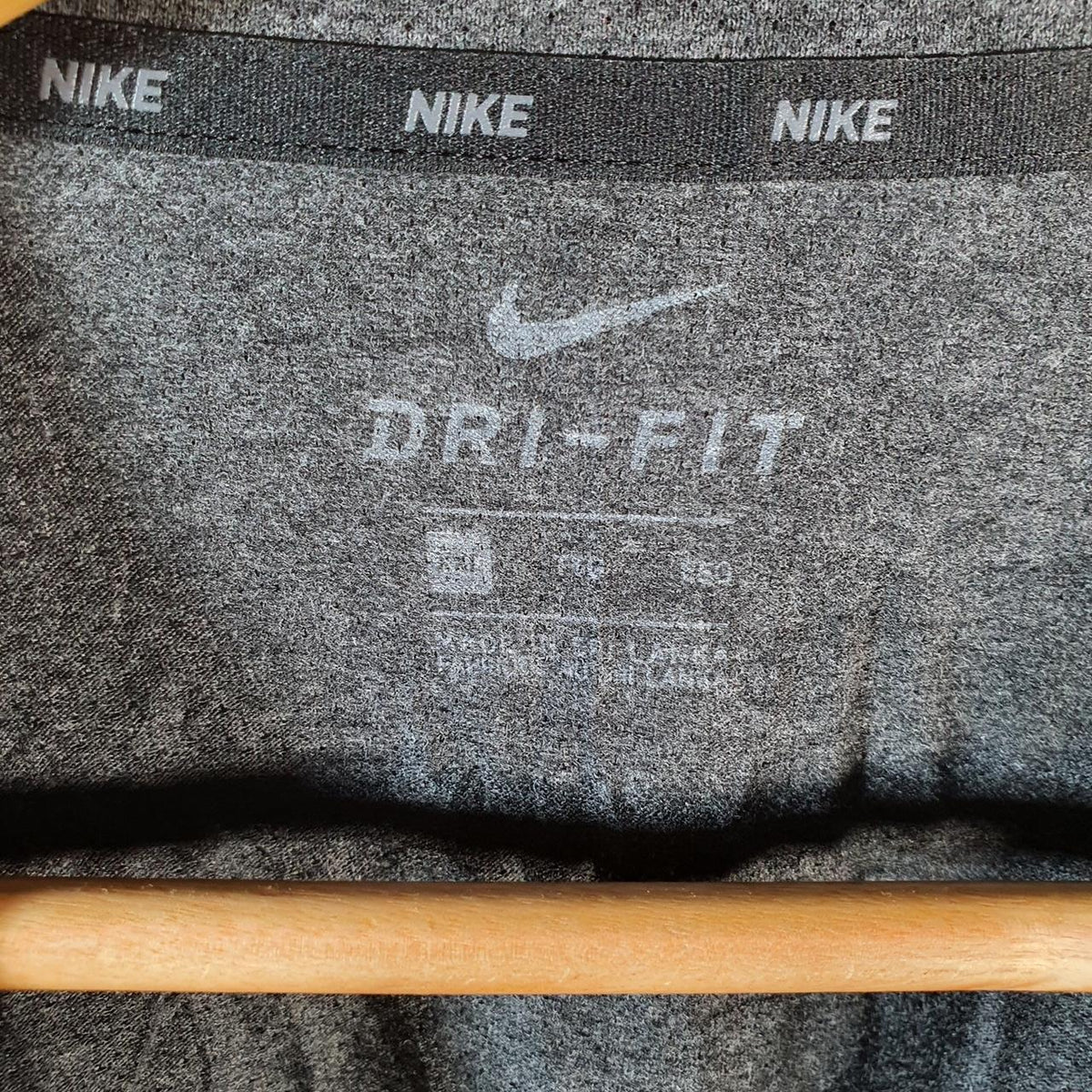 Vintage Nike Dri Fit T Shirt Men’s 2XL Grey Single Swoosh Logo Athletic Big Fish Vintage