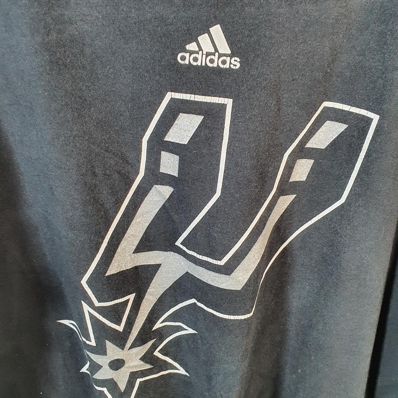 Vintage Adidas Go To San Antonio Spurs T Shirt Men’s Large Black Three Stripes Logo Athletic