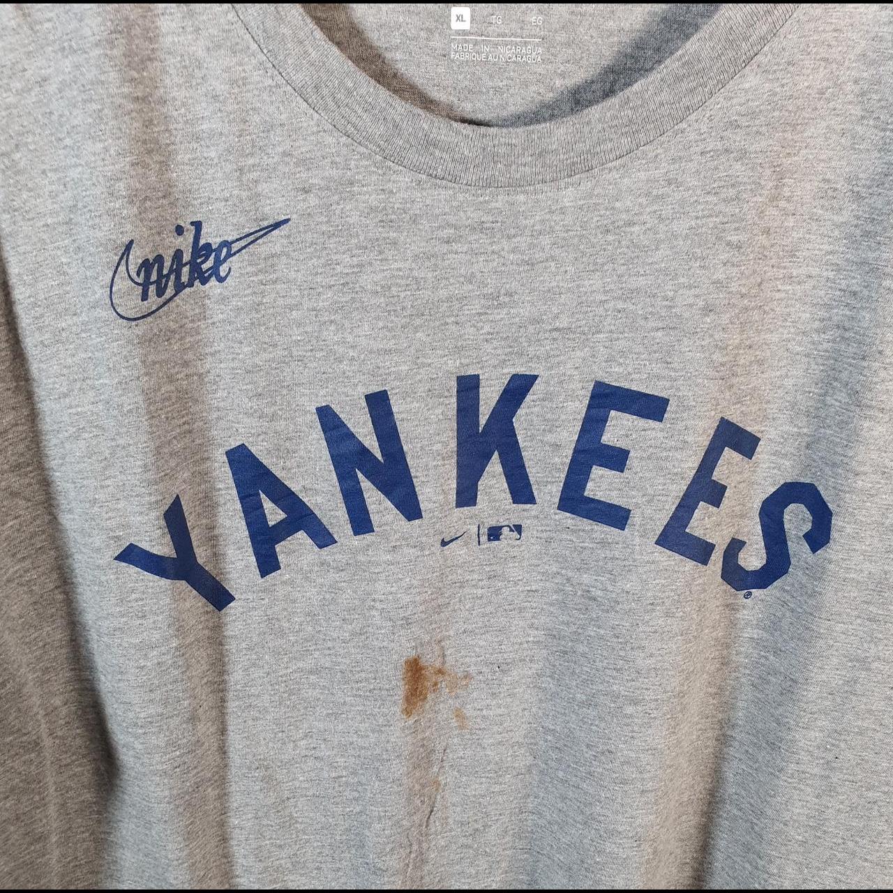 Vintage Nike MLB New York Yankees Spellout T Shirt Men’s XL Grey Swoosh Athletic
