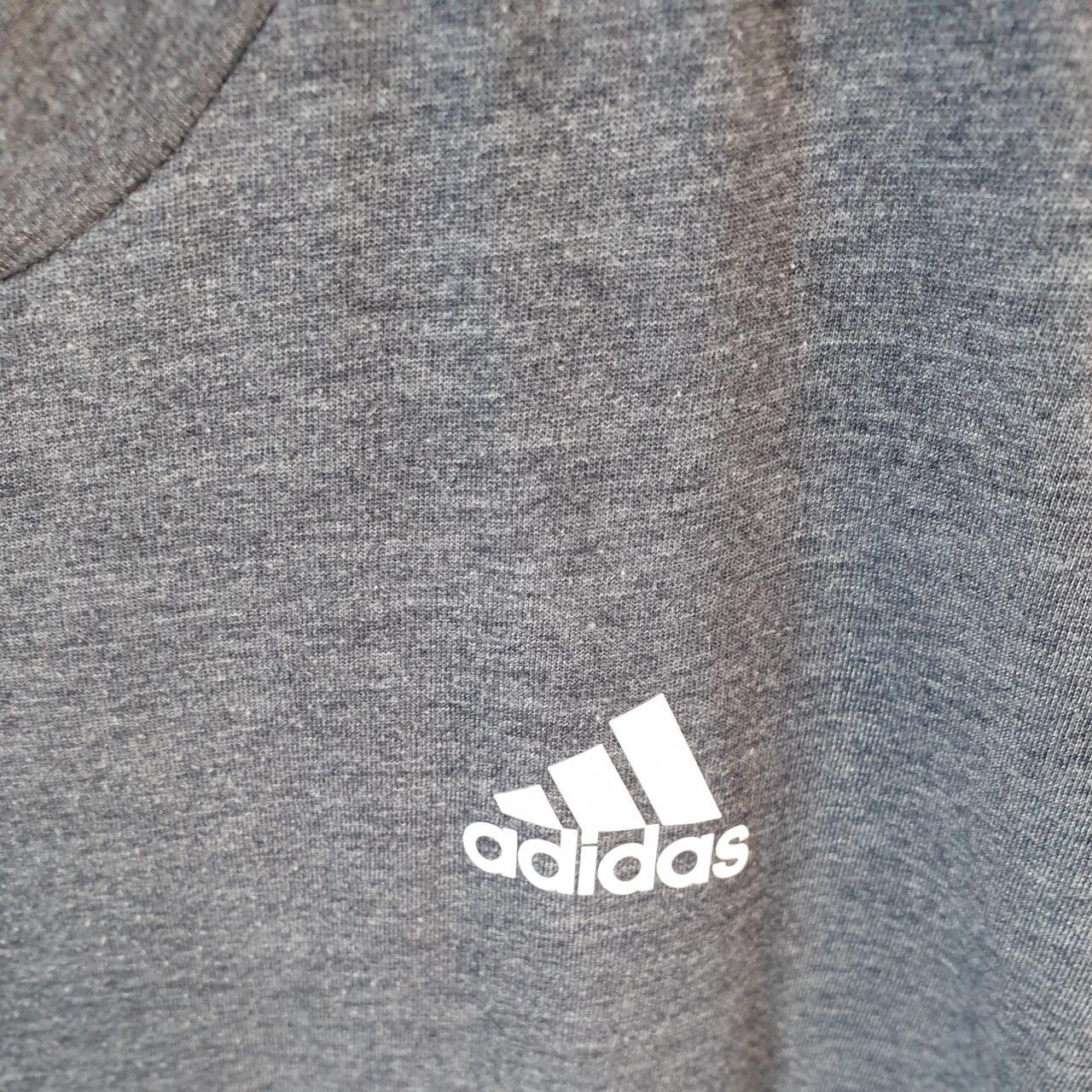 Vintage Adidas Spellout T Shirt Men’s Medium Grey Three Stripes Logo Athletic