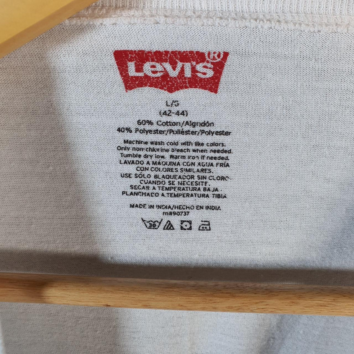 Vintage Levis Spellout T Shirt Shirt Men’s Large White Logo Athletic Casual