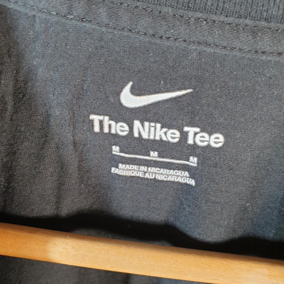 Vintage Nike Club T Shirt Men’s Medium Black Printed Swoosh Logo Athletic C7919