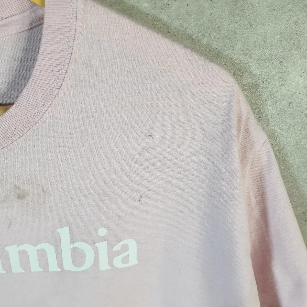 Vintage Columbia Spellout T Shirt Shirt Men’s Large Pink Logo Athletic