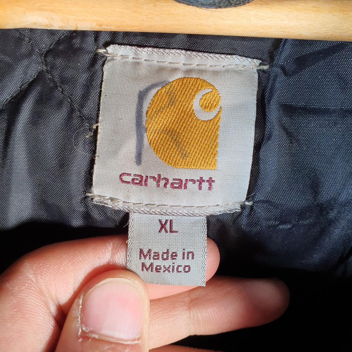 Vintage Carhartt 90s Active Hooded Jacket Men’s XL Black Workwear J133 BLK Canvas USA Big Fish Vintage