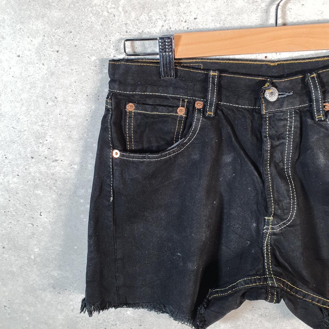 Vintage Levi’s Cut Off Baggy Shorts Jorts Cargo Womens W28 Black Relaxed Denim A4212
