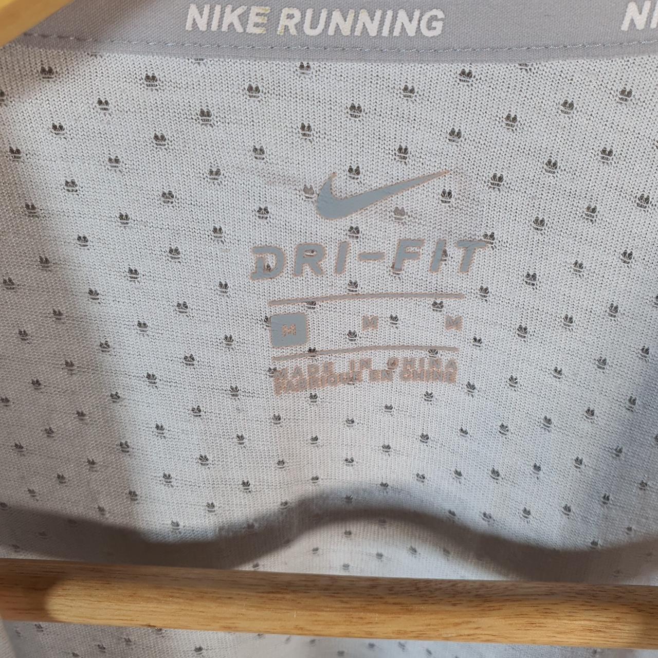 Vintage Nike Dri Fit Running T Shirt Shirt Men’s Medium White Logo Athletic C9751