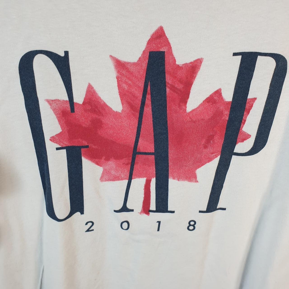 Vintage Gap Maple Leaf 2018 Spellout Graphic T Shirt Men’s Medium White Casual Sports Logo