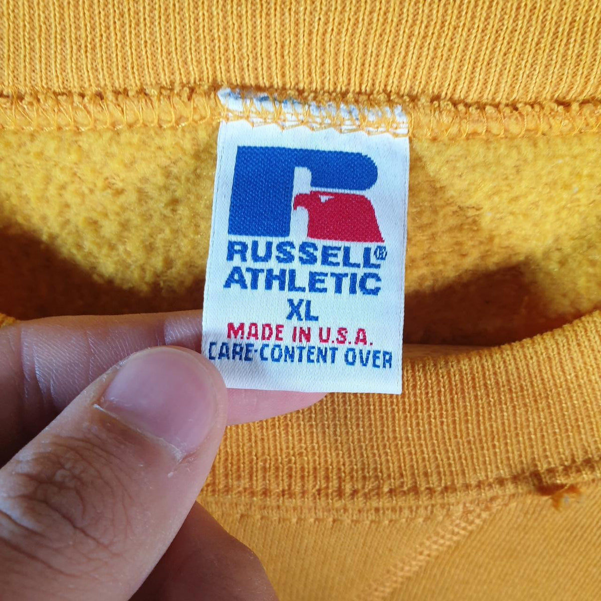 Vintage Russell Athletic Blank USA Sweatshirt Men’s XL Yellow Pullover Baggy