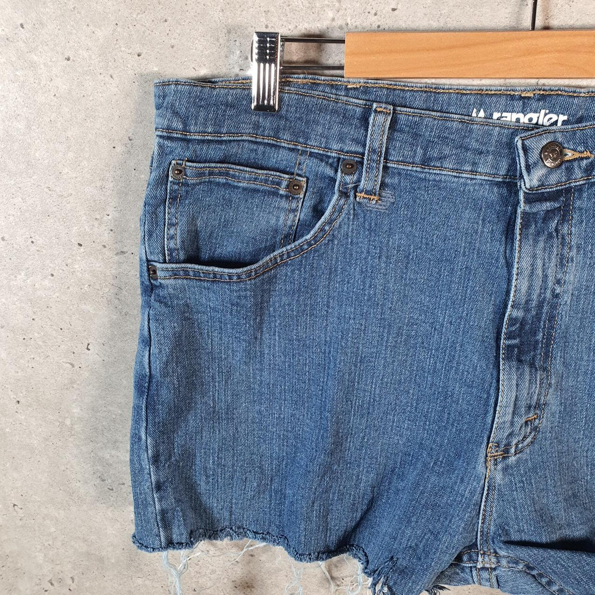 Vintage Wrangler Cut Short Baggy Shorts Jorts Cargo Womens W38 Blue Relaxed Denim A4560