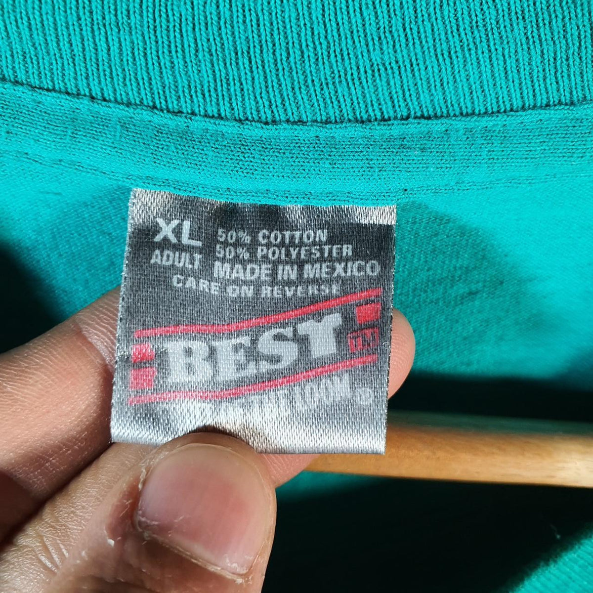Vintage Fruit of the Loom Best Bermuda Regiment 1995 USA Single Stitch T Shirt Men’s XL Blue Big Fish Vintage