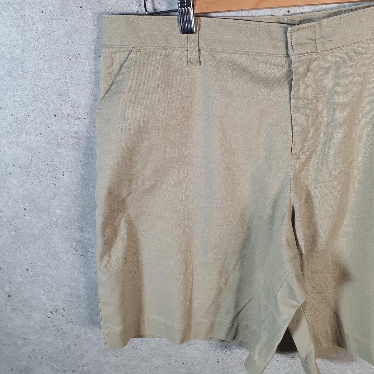 Vintage Dickies Carpenter Shorts Jorts Cargo Womens W36 Brown Relaxed Fit Baggy Big Fish Vintage