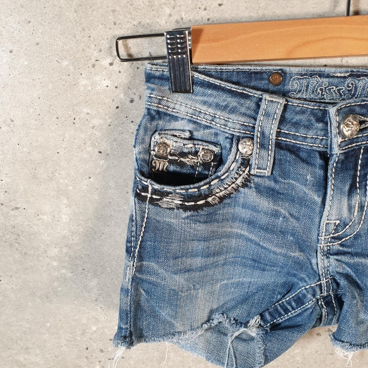Vintage Miss Me Baggy Y2K Hip Hop Jeans Shorts Jorts Girls 12 Years Old Blue Denim Low Rise