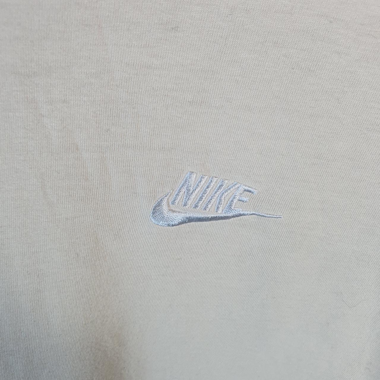 Vintage Nike Club Embroidered T Shirt Men’s Large Beige Swoosh Y2K Pullover Logo