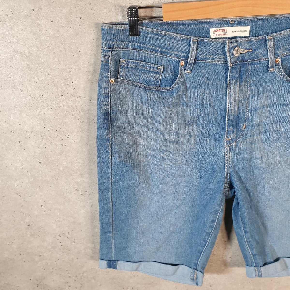 Vintage Levi’s Baggy Shorts Jorts Cargo Womens W31 Blue Relaxed Denim