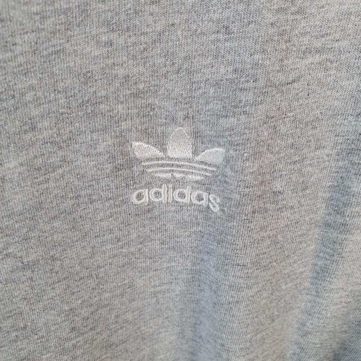 Vintage Adidas Trefoil T Shirt Men’s Small Grey Embroidered Logo Athletic