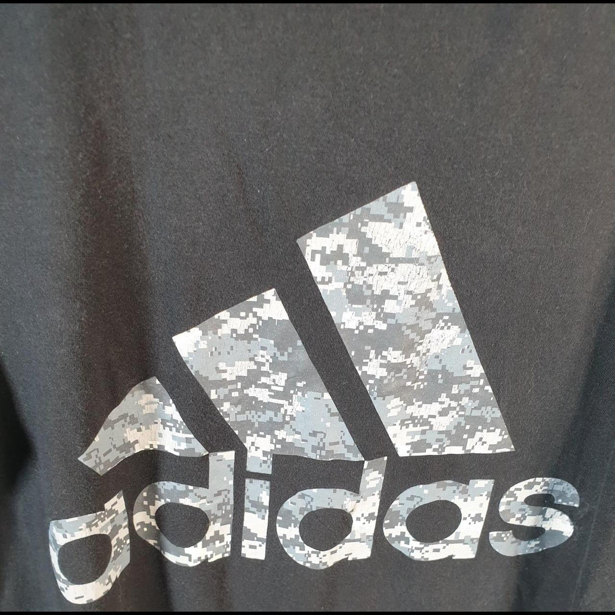 Vintage Adidas Spellout T Shirt Men’s Medium Black Three Stripes Logo Athletic