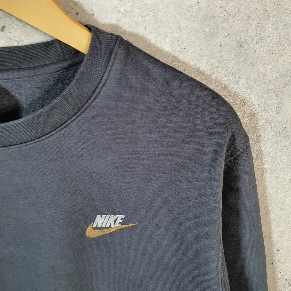 Vintage Nike Club Embroidered Sweatshirt Men’s Small Black Swoosh Y2K Pullover Logo