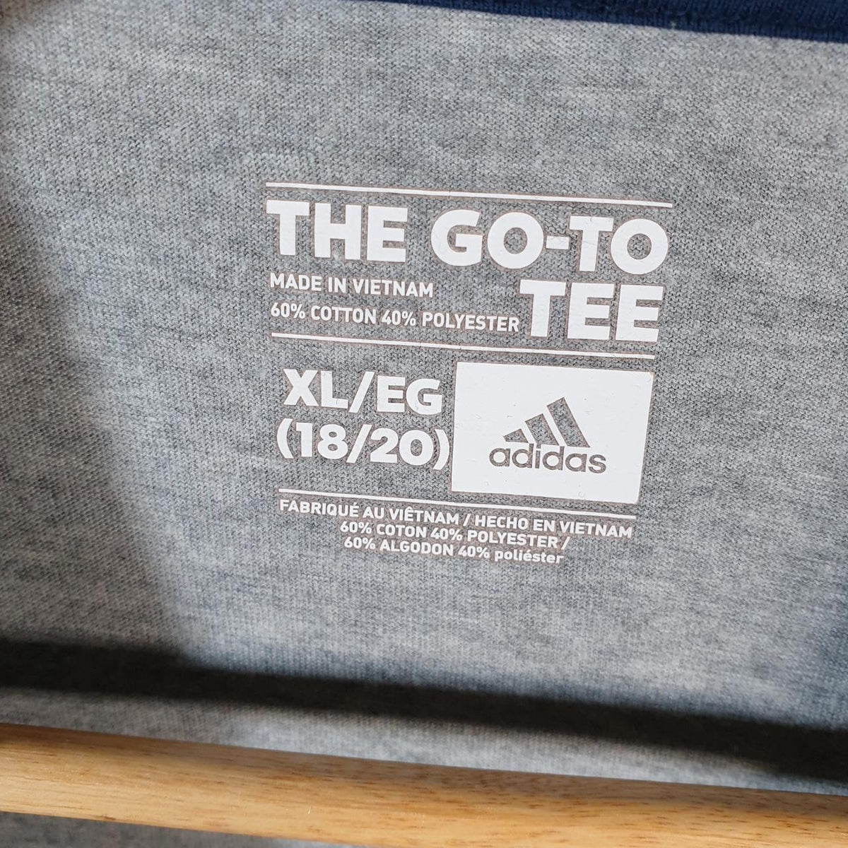Vintage Adidas Spellout T Shirt Womens XL Grey Three Stripes Logo Athletic C9697