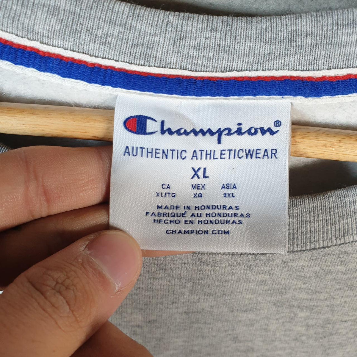 Vintage Champion Sweatshirt Womens XL Grey USA Pullover Embroidered Spellout