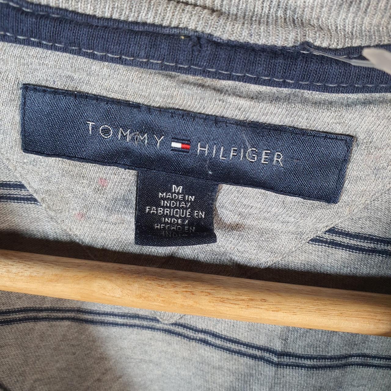 Vintage Tommy Hilfiger T Shirt Men’s Medium Grey Striped Custom Fit Embroidered Logo